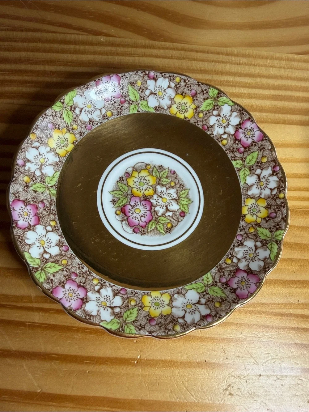 Vintage Rosina England Bone China Teacup Saucer Set Heavy Gold Chintz 5157